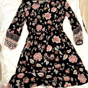 Old Navy dress. Floral print with pink and tan accents.Size M.